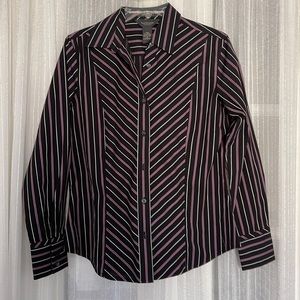 Cotton blend looks like a polished cotton. Fitted Van heusen womens like new